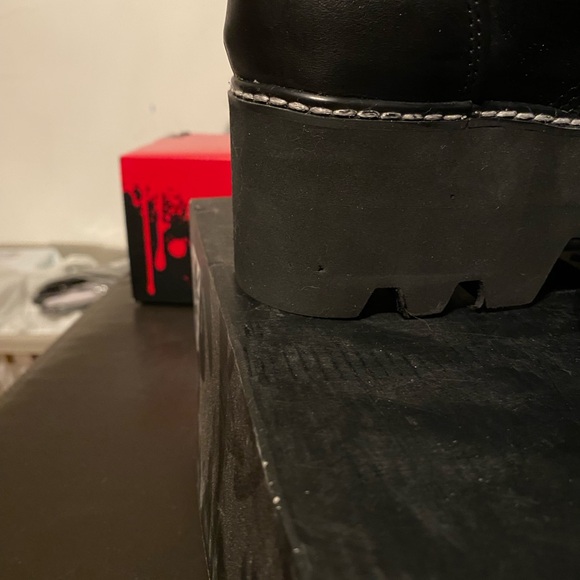 TUK 7 eye Dino lug boot - Picture 3 of 7